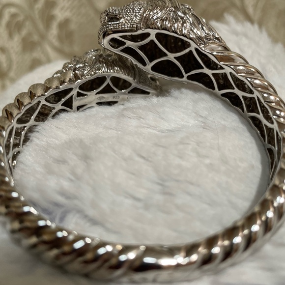 Sterling silver 925 Diamond accents Loins Heads bracelet Hefty in weight - Picture 6 of 11